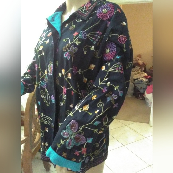 VINTAGE EMBROIDERED BLACK JACKET BY QUAKER FACTORY SZ. LG BLUE DETAILS - Picture 7 of 10